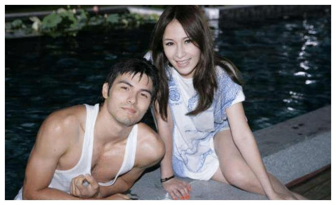 她比萧亚轩还要快乐,因《喜爱夜蒲》一炮而红,4年换了20男友