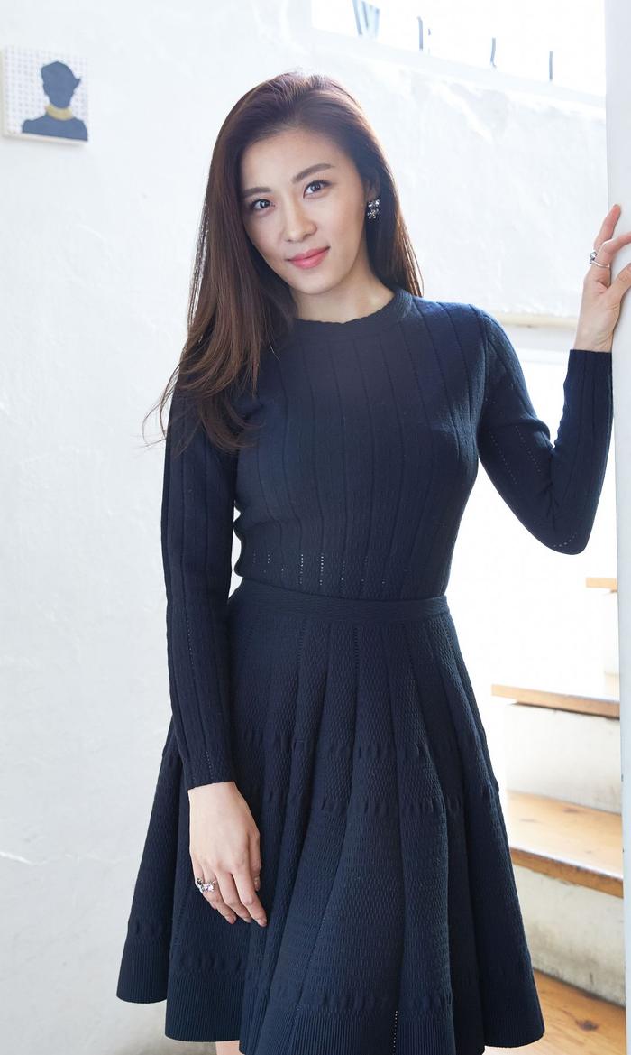 河智苑唯美迷人写真这颜值太美了春风十里不及你的美色sexiezpix Web Porn