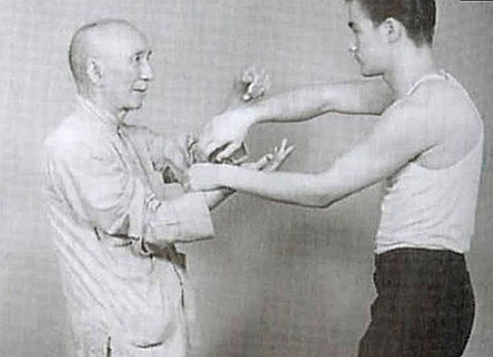 一代宗师叶问珍稀老照片：咏春拳的传承，李小龙没有辜负恩师期望