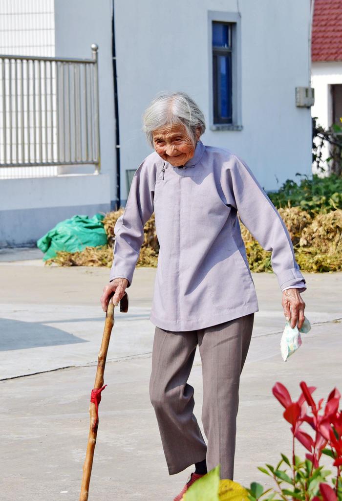 港南村的百岁老人