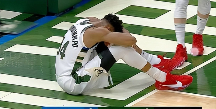 在未来的日子里,我们期待字母哥能够健康归来,再次在