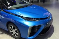 上海车展第一天，丰田的混动新能源雷凌亮相，外观科技感十足