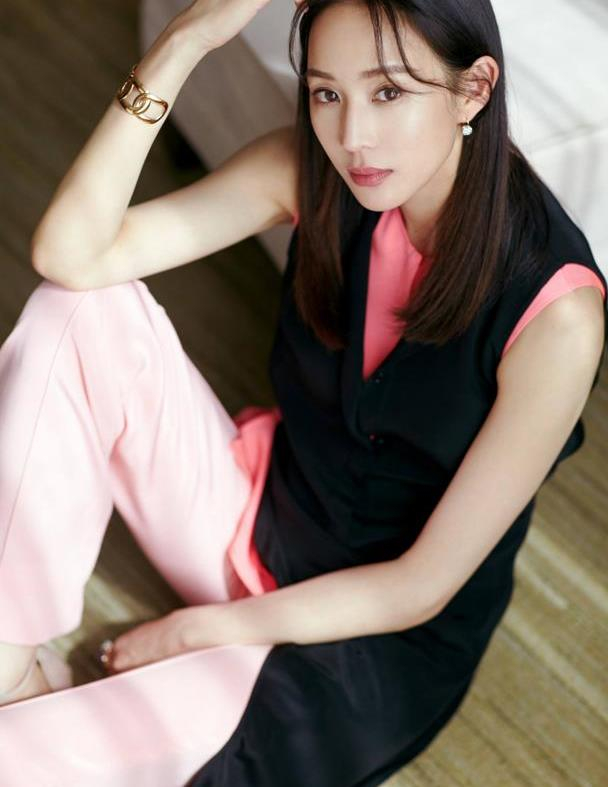张钧甯这衣服的时尚让人难理解这么接地气的造型也就她能驾驭