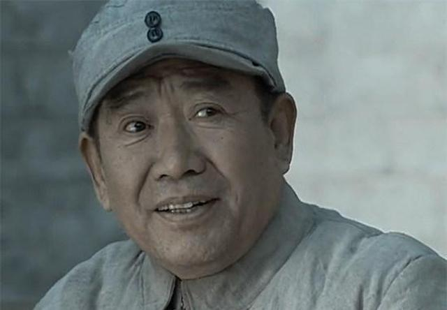 《亮剑》他虽然是一名后勤部长,但1955年授衔时,却是中将军衔!