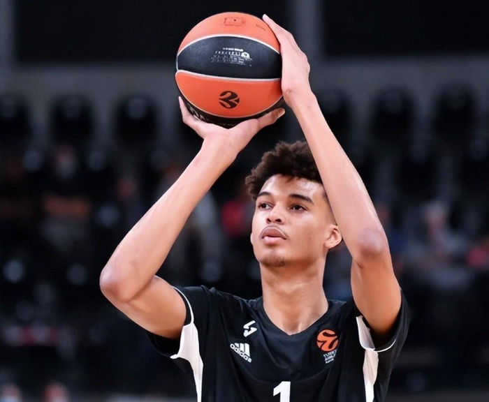 nba历史上谁的菜鸟赛季最强文班亚马铁定无缘张伯伦太强