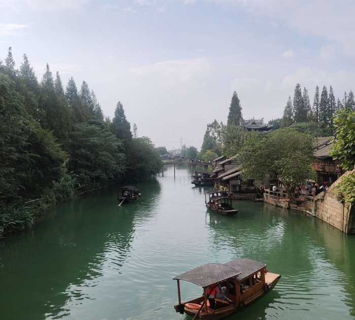 水乡船韵的乌镇：坐一回摇橹船，当一回水乡人