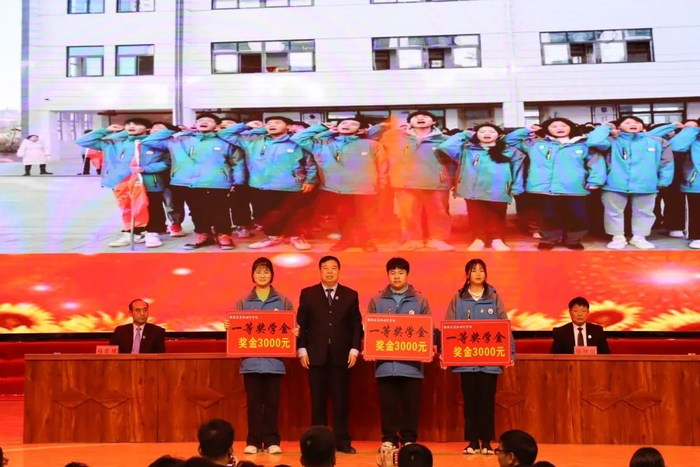 淮滨县新时代学校春学期开学典礼暨期末表彰大会|优秀班主任|学生|老师|奖励|必胜_新浪新闻