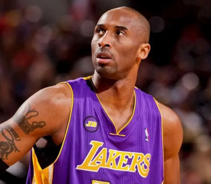 首先,科比的年龄是一个不可忽视的因素.