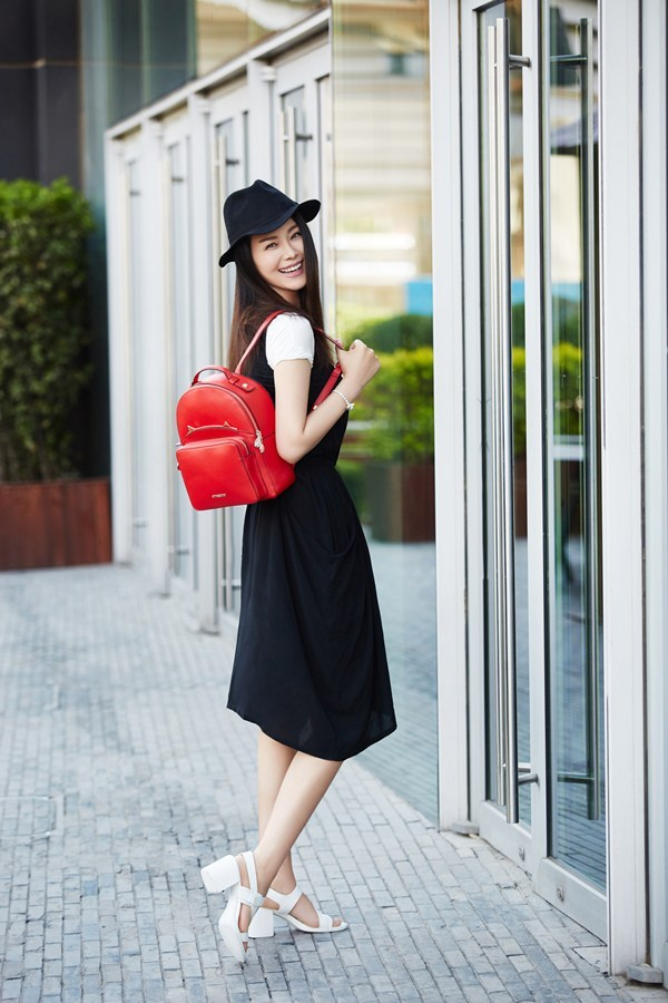 女演员于娜:清新靓丽,楚楚动人!