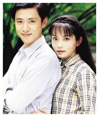 《情深深雨蒙蒙》中李瑜扮演的方瑜有多美?十几款造型你喜欢哪个__财经头条__新浪财经