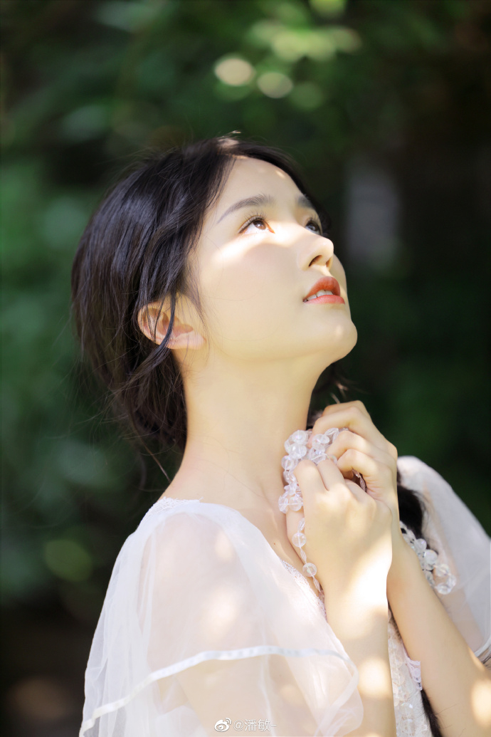 美女潘敏迷人写真欣赏,好清纯啊