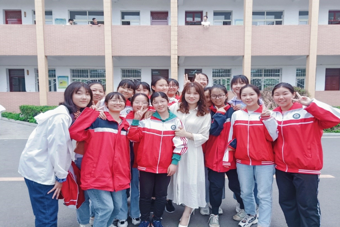 信阳市第五初级中学殷淑静:三尺讲台 默默耕耘 不忘初心|信阳市|学生