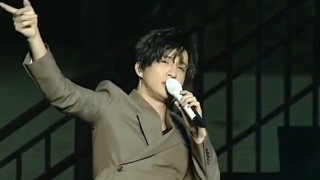 薛之谦一个被称为最强段子手,当红歌手到底得罪了多少女人