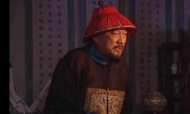 在《康熙王朝》中饰演索额图，他的演技不输陈道明，曾获金狮奖