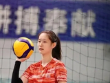 单外援出征！上海女排卫冕悬了，接应位置成最大变数