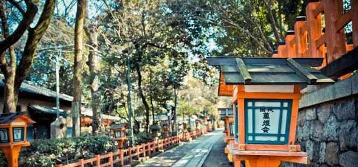 八坂神社：祈求姻缘的圣地，日本最大祭典中心