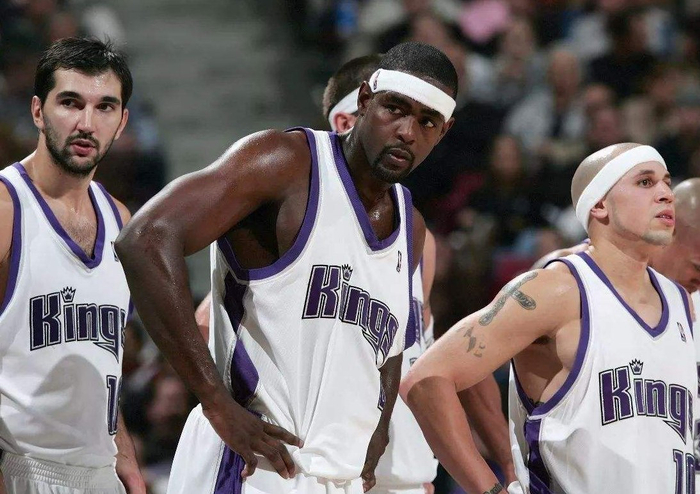 02年国王队本有机会拿总冠军,可惜韦伯带领下运气差了一些