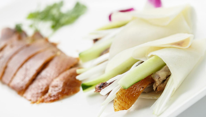 舌尖上的老北京烤鸭 金黄酥脆 鲜美细嫩__财经头条__新浪财经