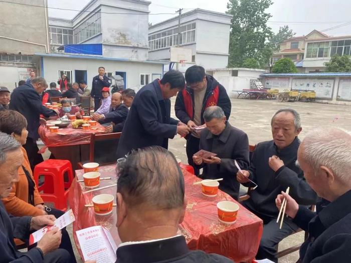 光山县十里镇:"移"出好风气  "易"出新风尚