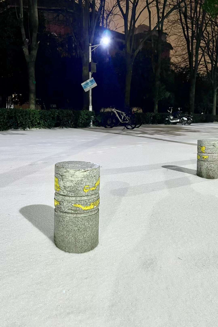 武汉,雪籽(霰,是白色不透明近似球形有时呈圆锥形的固态降水)__财经头条