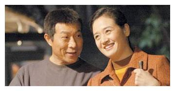 23岁“一脱成名”,33岁被债主上门,55岁的伍宇娟今怎样了|贾宏声_新浪新闻