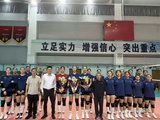 真相澄清！黄悦鑫缺席上海女排合影并非落选，与杨舒茗出征三大球