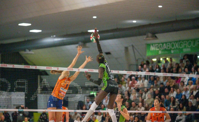 意甲联赛朱婷再有出色表现，助科内利亚诺连胜！加比发挥拉胯