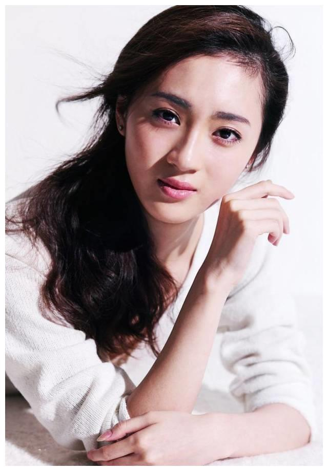 陶洋,娱乐圈影视女演员,被誉为"甜美女明星"