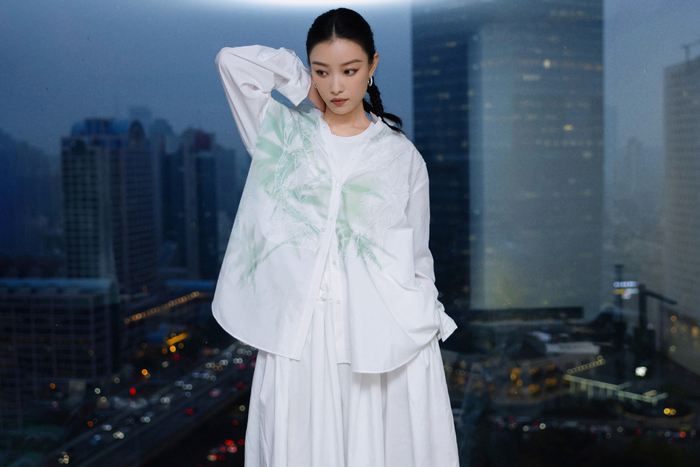 倪妮新中式造型优雅别致 气质清冷迷人