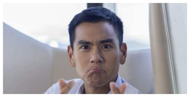 台媒曝彭于晏对路人竖中指满脸煞气很不爽暖男形象崩坏