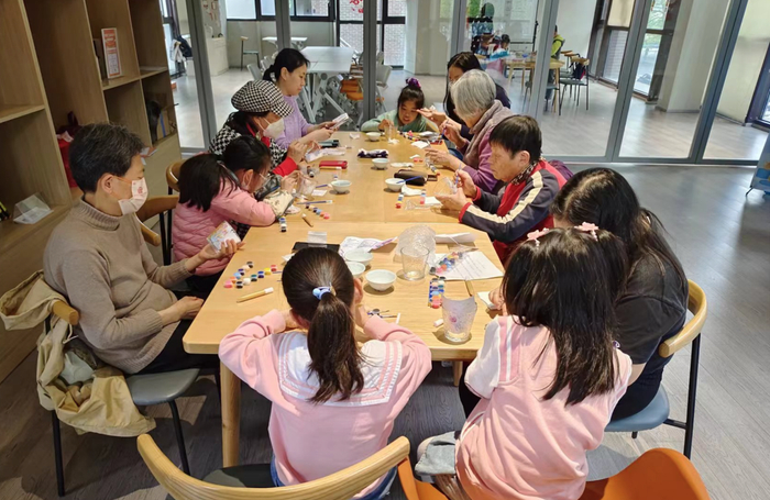 这个街道的居民美育课程好又多