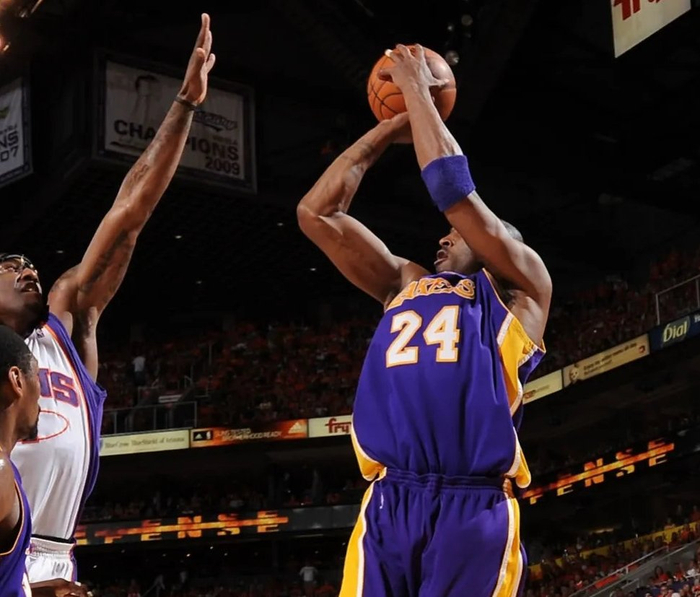 四大分卫为何只有科比夺冠?只有科比有防守,其他三位没防守