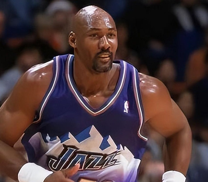 谁是历史第二大前锋?若卡尔马龙有总冠军就没悬念了,可惜了