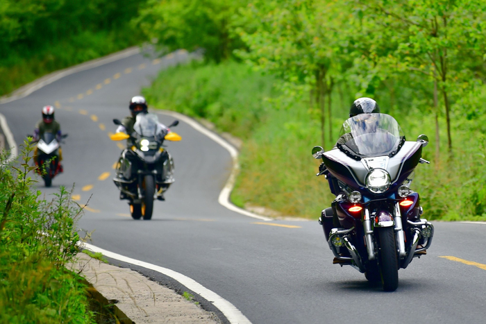 进入保康横冲景区的骑行勇士们6