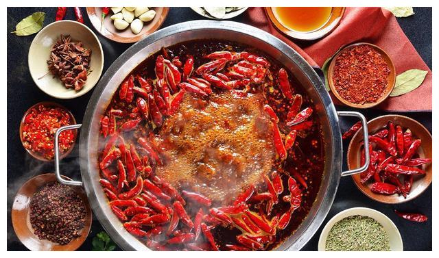 中国火锅种类丰富,这15种极具地方特色的火锅你都有尝过哪些?