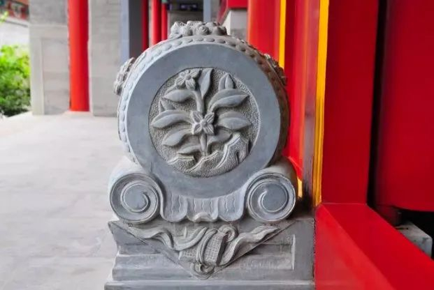 涨知识:中国传统宅院前“门墩”的讲究!|石虎|图案|狮子|谐音|如意_新浪新闻