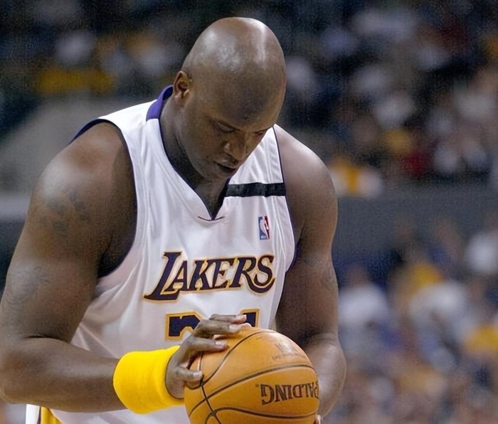 本华莱士限制了奥尼尔|奥尼尔|华莱士|湖人队_新浪新闻