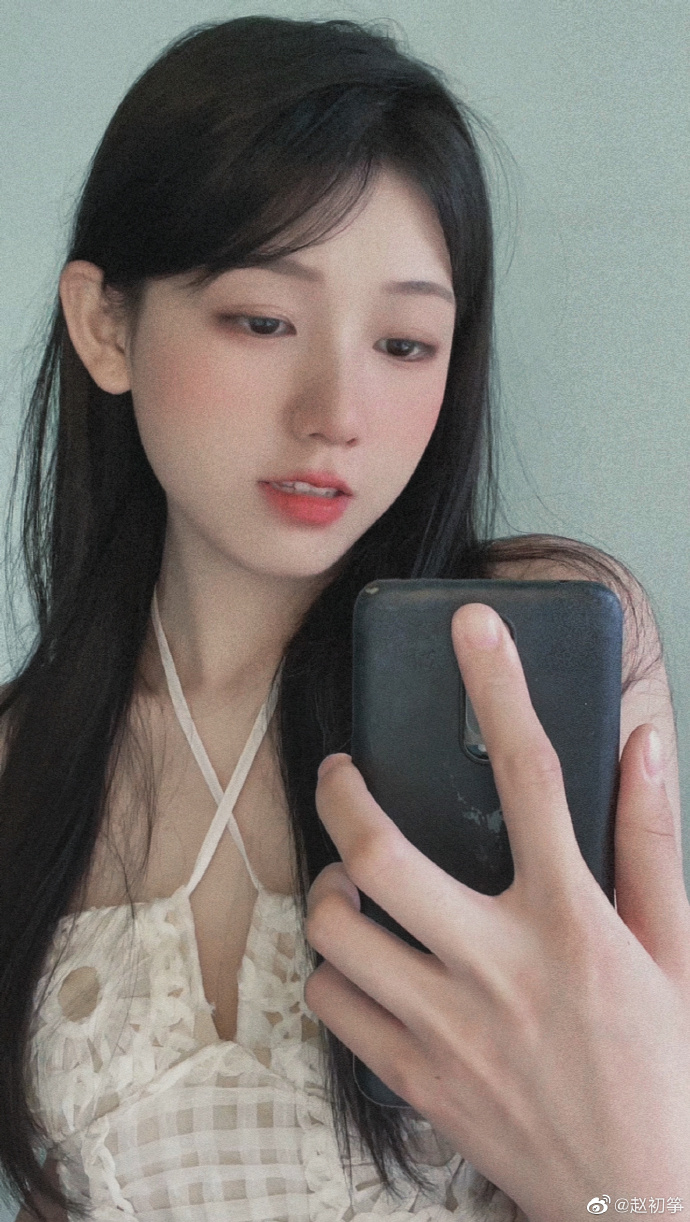 时尚小姐姐写真图片 w700d1q75cms.jpg