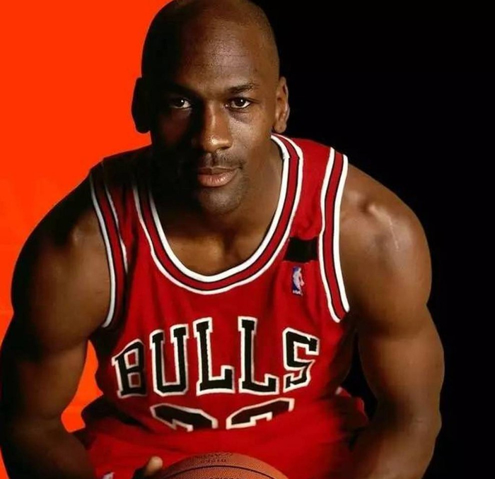 乔丹生涯初期有多惨?连续七年输给活塞队,恨死托马斯了