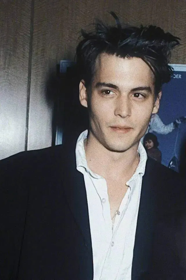 "杰克船长"德普为何对酒既爱又恨?