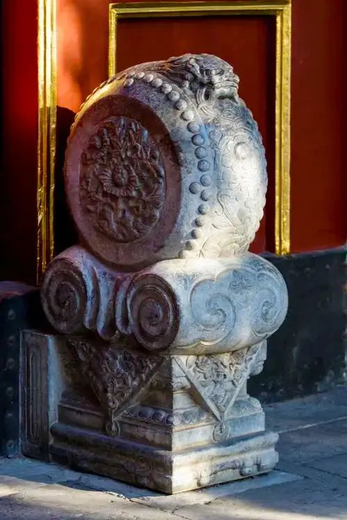 涨知识：中国传统宅院前“门墩”的讲究！|石虎|图案|狮子|谐音|如意_新浪新闻