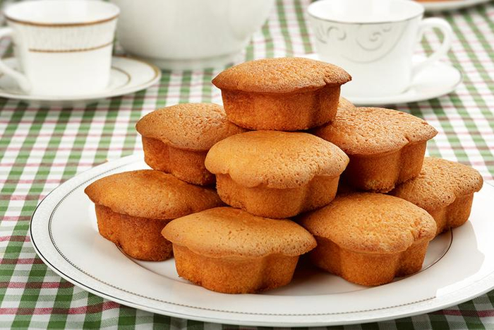 一,材料准备要制作一款正宗的老式蛋糕,首先需要准备好以下材料:低筋