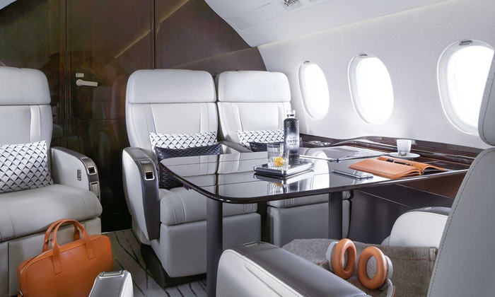 猎鹰2000lxs公务机内饰图片一起来看机舱内都有哪些设施