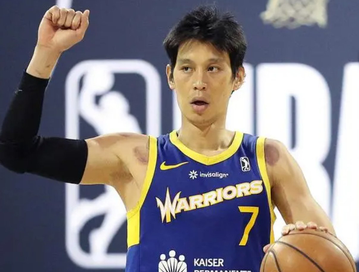 林书豪不是nba顶级巨星,在nba留下了浓墨重彩的一笔|林书豪|传奇|篮球