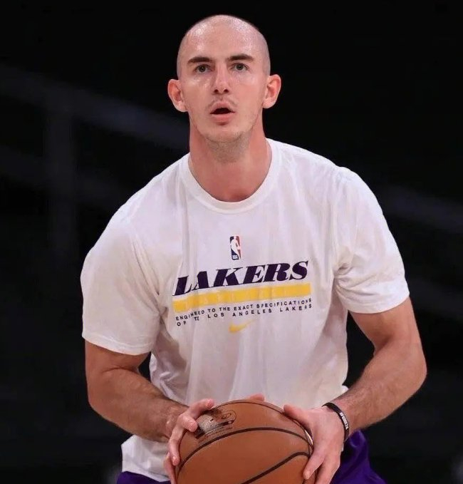 战斗力不俗,年纪轻轻是个秃子|卡鲁索|曼巴|战斗力_新浪新闻