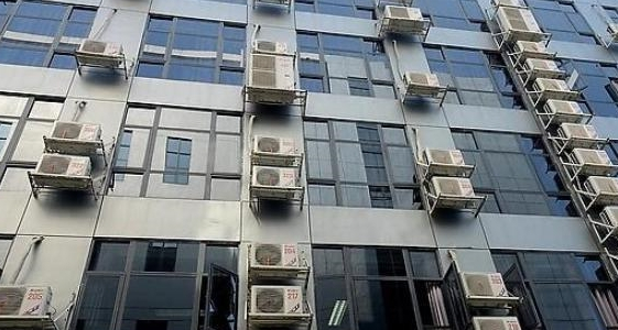 空调外机不挂室外墙上，看国外都是怎么做的？才知太实用了阳台安装空调美观性工作噪音新浪新闻 