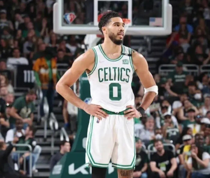 从塔图姆的成长轨迹看库里对其技术风格的深远影响