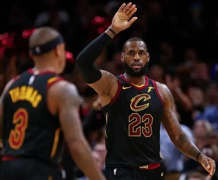 詹姆斯|热火队|湖人队_新浪新闻