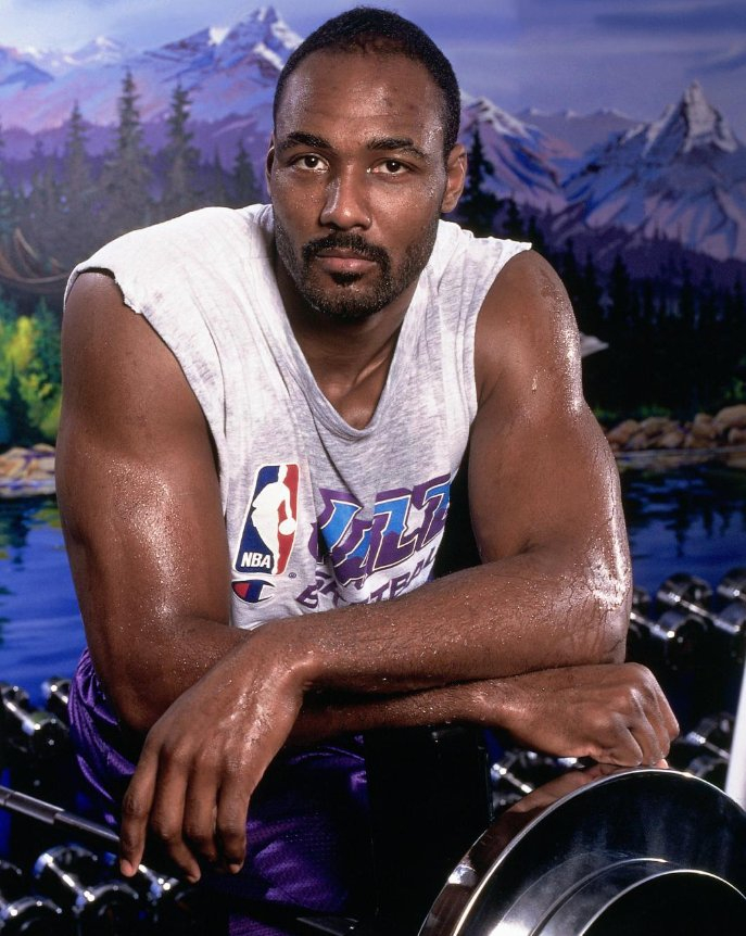 卡尔马龙虽然个人实力出色,但打球真的脏,一双铁肘名满天下