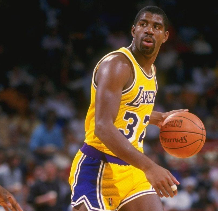 综上所述,魔术师约翰逊和迈克尔·乔丹都是nba历史上最伟大的球员之一